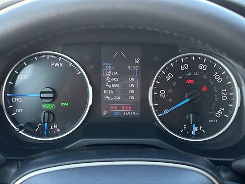 Used 2021 Toyota RAV4 XLE Premium AWD/4WD image 22