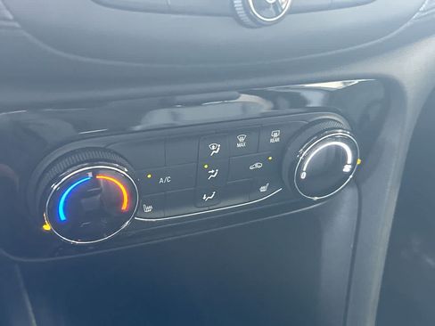 Used 2023 Buick Encore GX Preferred w/ Cold Weather Comfort Package FWD image 20