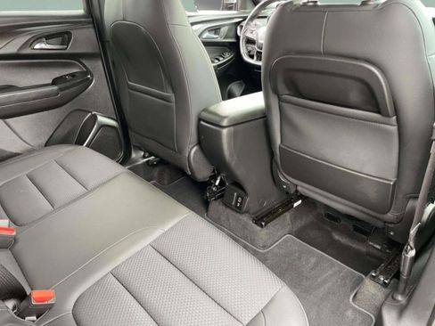 Used 2023 Chevrolet TrailBlazer RS w/ Convenience Package FWD image 17