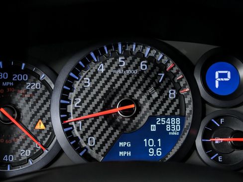 Used 2019 Nissan GT-R Premium w/ Premium Interior Package image 26