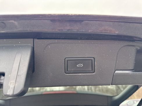 Used 2023 Volkswagen Atlas SEL R-Line image 12