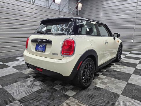 Used 2017 MINI Cooper 2-Door Hardtop FWD image 5