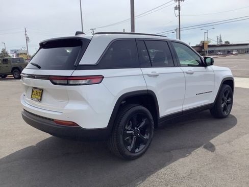 New 2026 Jeep Grand Cherokee Limited w/ Limited Altitude Package image 33