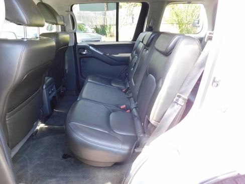 Used 2011 Nissan Pathfinder Silver AWD/4WD image 7