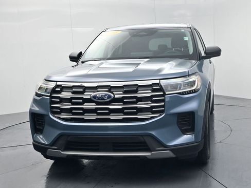 Used 2026 Ford Explorer Active image 3