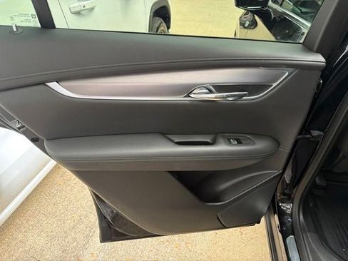Used 2025 Cadillac XT6 Luxury AWD/4WD image 16