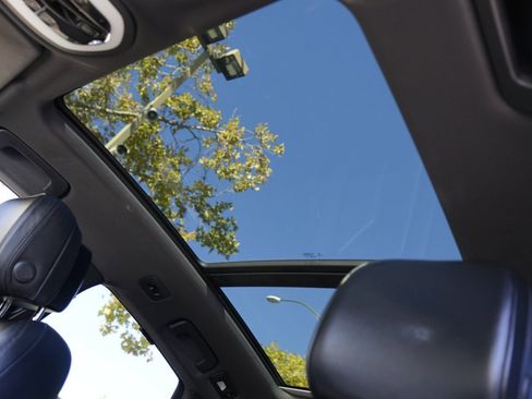 Used 2020 Porsche Macan S image 28