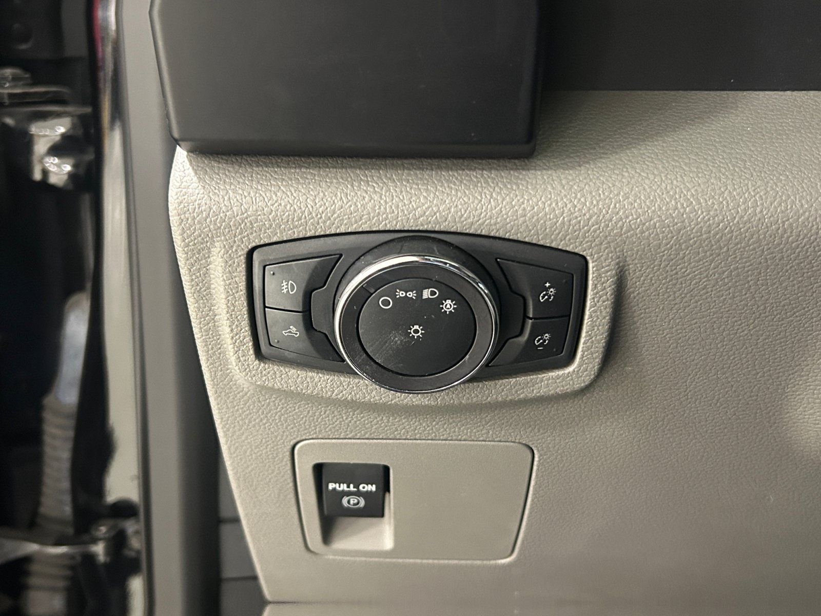 Used 2019 Ford F150 XL w/ Equipment Group 101A Mid RWD image 22