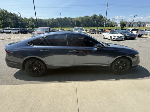 Used 2025 Honda Accord SE image 29