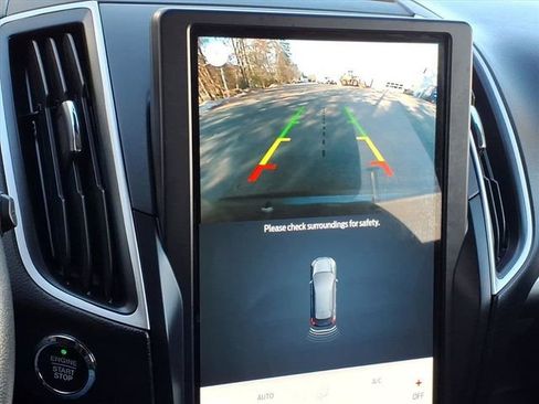 Used 2024 Ford Edge SEL image 16