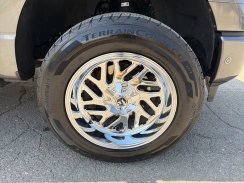 Used 2023 Ford F150 Limited image 9