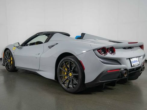 Used 2023 Ferrari F8 Tributo RWD image 6