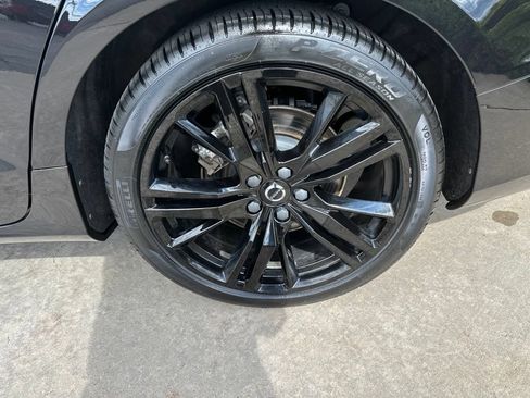 Certified 2024 Volvo S60 B5 Plus AWD/4WD image 19