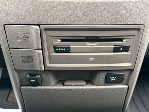 Used 2014 Honda Odyssey Touring Elite image 45