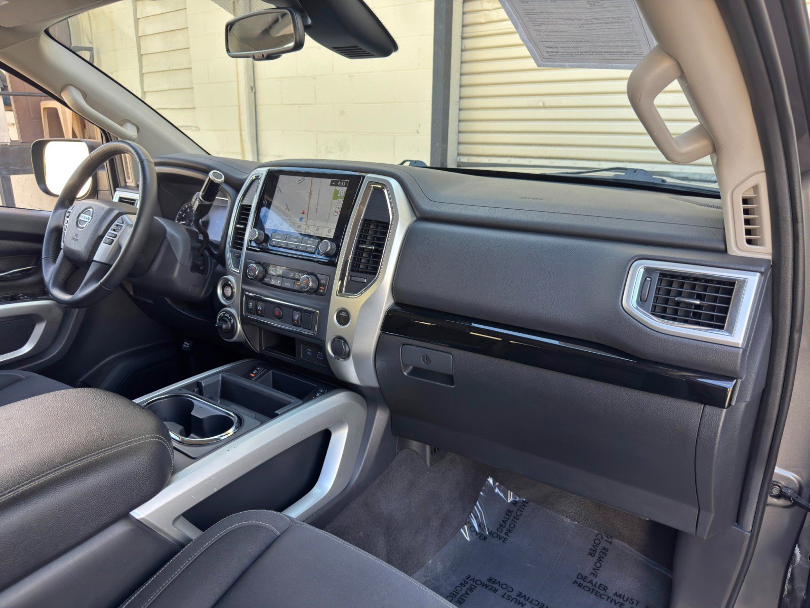 Used 2021 Nissan Titan SV w/ SV Convenience Package AWD/4WD image 13