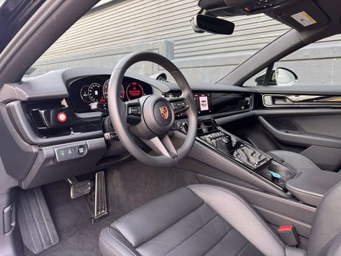 Certified 2025 Porsche Panamera 4 image 15