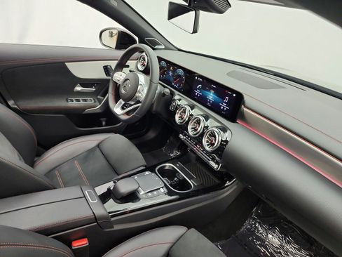 Used 2023 Mercedes-Benz CLA 250 image 18