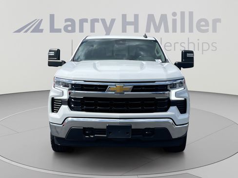 Used 2023 Chevrolet Silverado 1500 LT w/ Leather Package AWD/4WD image 8