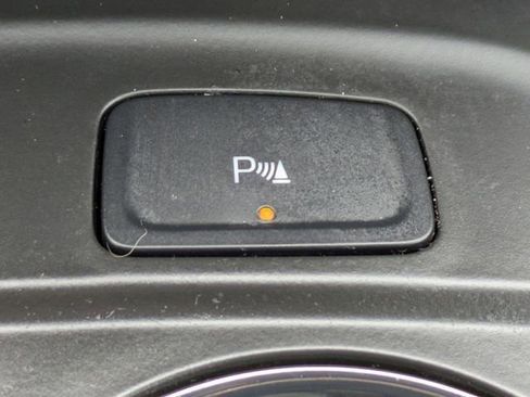 Used 2024 Chevrolet Equinox RS FWD image 24