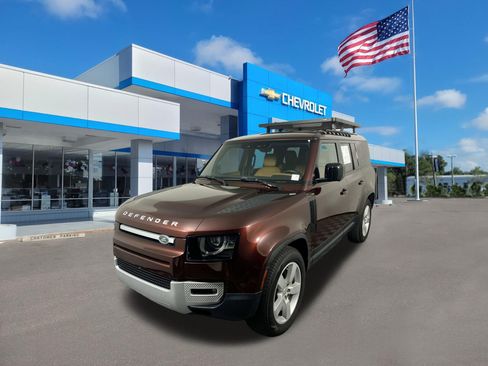 Used 2023 Land Rover Defender 130 SE AWD/4WD image 7
