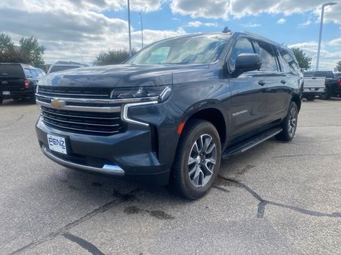 Used 2021 Chevrolet Suburban LT w/ Luxury Package AWD/4WD image 22