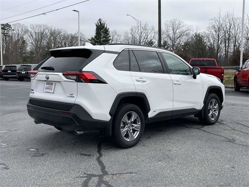 Used 2024 Toyota RAV4 LE image 5
