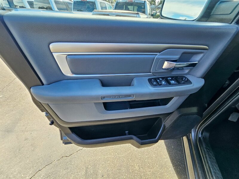 Used 2018 RAM 2500 SLT AWD/4WD image 21