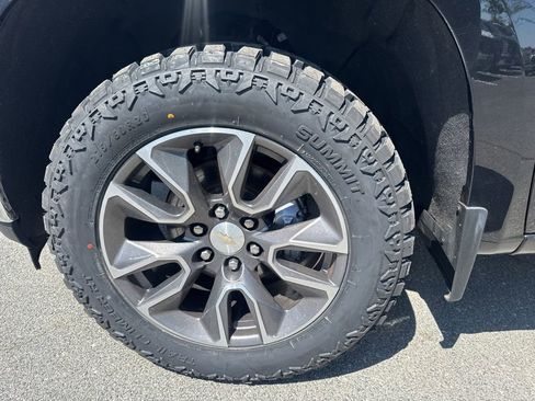 Used 2022 Chevrolet Silverado 1500 LT AWD/4WD image 12
