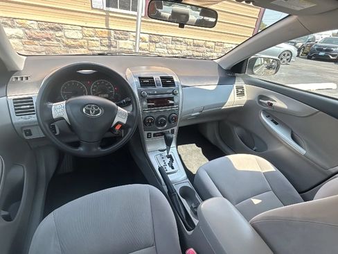 Used 2011 Toyota Corolla LE FWD image 11