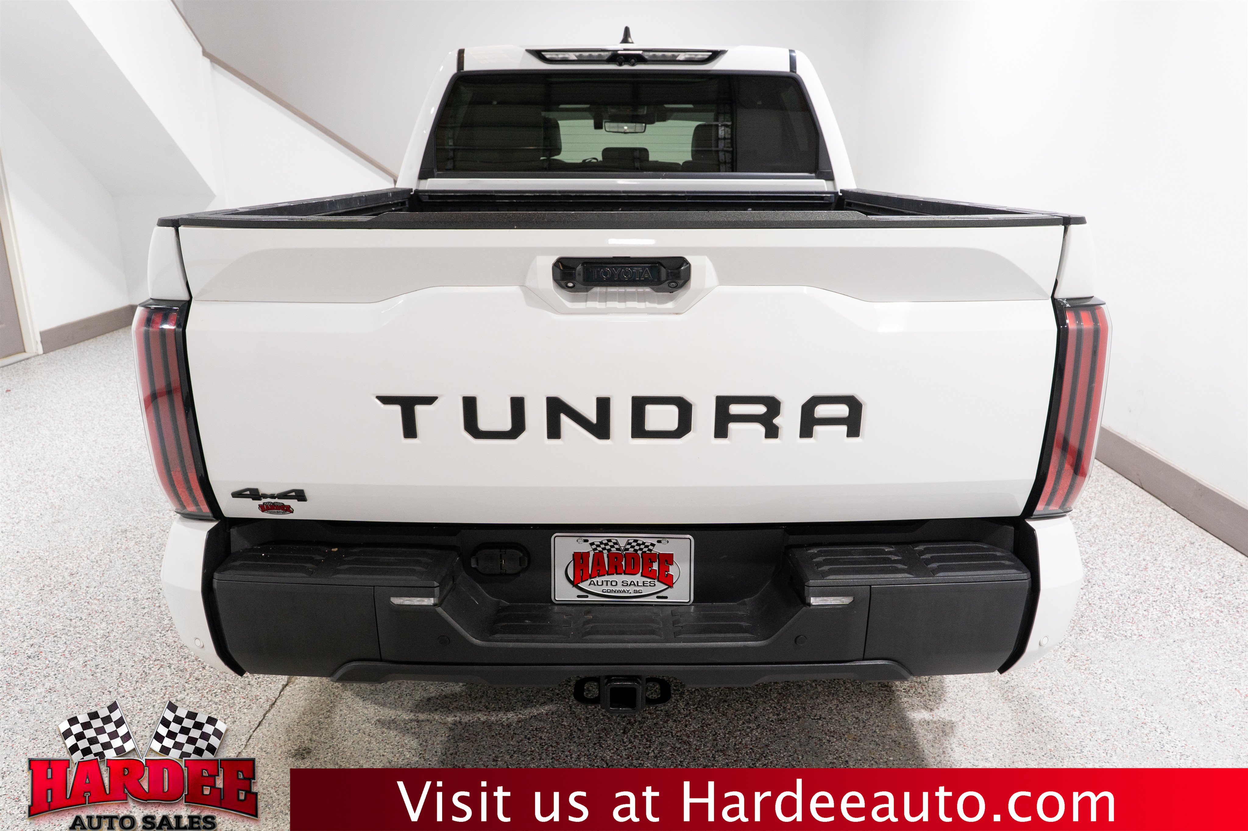 Used 2025 Toyota Tundra Limited AWD/4WD image 4