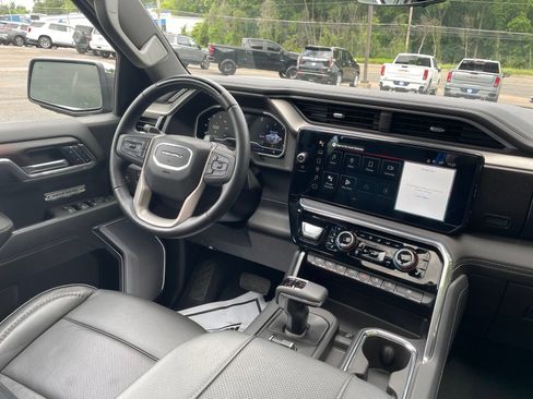 Used 2024 GMC Sierra 1500 Denali w/ Technology Package AWD/4WD image 35