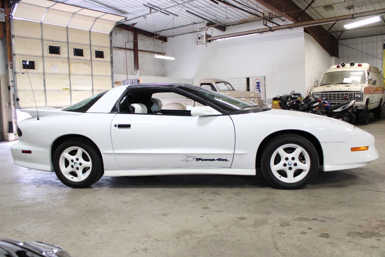 Used 1994 Pontiac Firebird Coupe RWD image 7