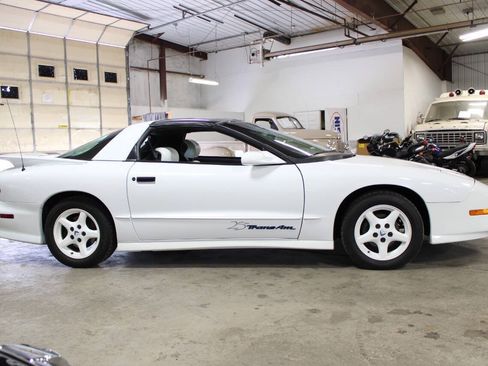 Used 1994 Pontiac Firebird Coupe RWD image 7