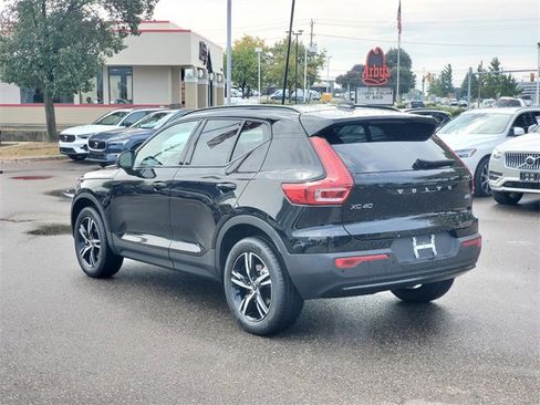 New 2026 Volvo XC40 B5 Core w/ Climate Package image 6