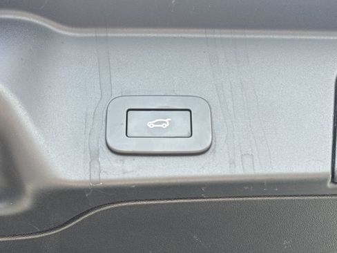 Used 2024 Land Rover Range Rover Evoque S AWD/4WD image 11