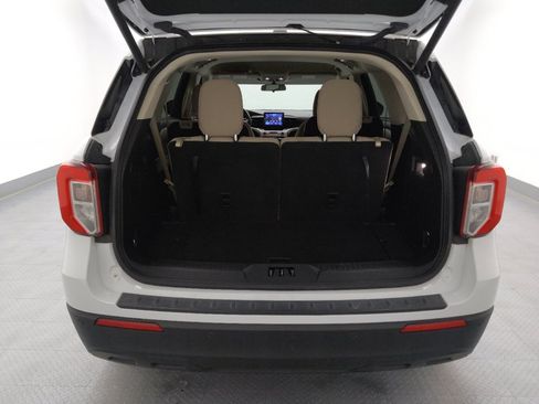 Used 2022 Ford Explorer XLT AWD/4WD image 29