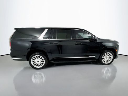 Used 2023 Cadillac Escalade ESV Premium Luxury image 5