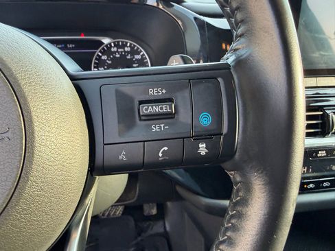 Used 2024 Nissan Pathfinder SV image 30