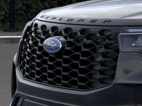 New 2026 Ford Explorer ST-Line w/ ST-Line Street Pack image 17