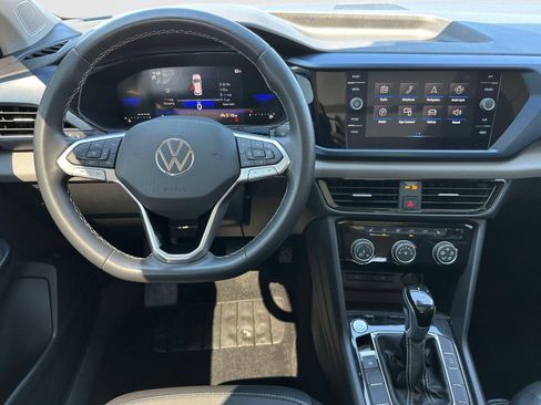 Certified 2023 Volkswagen Taos SE FWD image 7