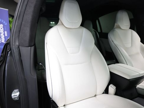 Used 2016 Tesla Model X Performance image 32