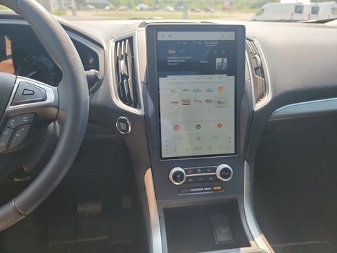 Used 2022 Ford Edge SEL w/ Convenience Package image 17