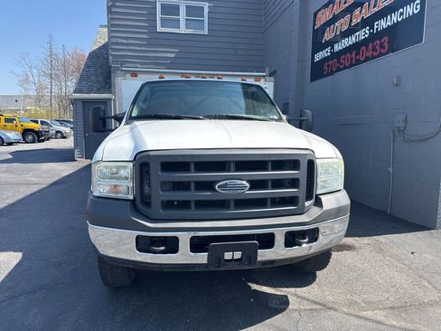 Used 2005 Ford F350 4x4 Regular Cab DRW Super Duty image 2