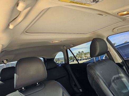 Used 2017 Subaru Outback 3.6R Limited w/ Popular Package #5 image 11