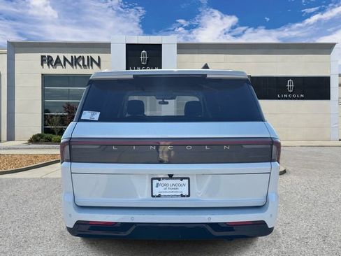 New 2026 Lincoln Navigator Premiere AWD/4WD image 6
