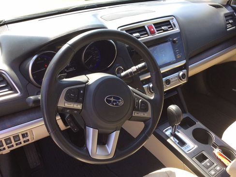 Used 2017 Subaru Outback 2.5i Limited image 18