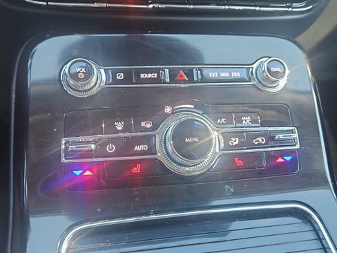 Used 2023 Lincoln Nautilus AWD w/ Premium Package image 17