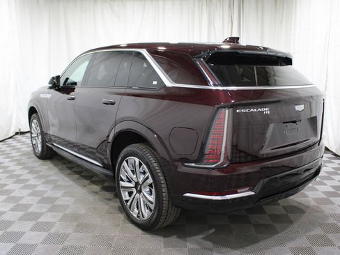 New 2026 Cadillac Escalade IQ Luxury 2 w/ LPO, Radiant Package AWD/4WD image 30
