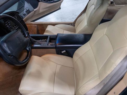 Used 1994 Chevrolet Corvette Coupe RWD image 39