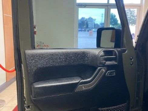 Used 2016 Jeep Wrangler Sport AWD/4WD image 8